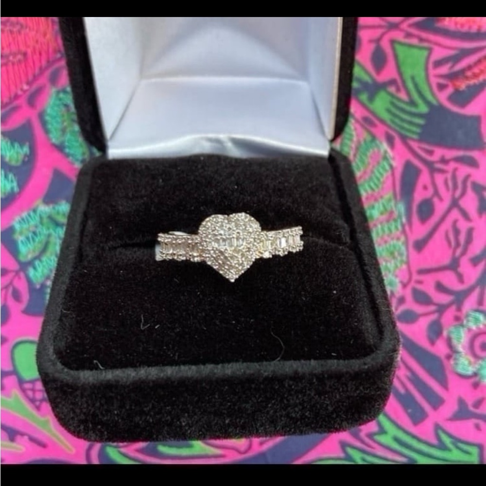 10k yellow gold/diamond ring